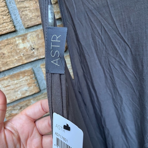 Astr Charcoal Tank Top - Picture 3 of 4